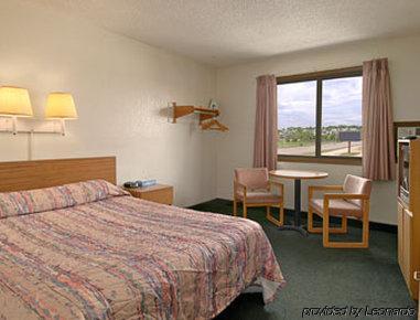 Super 8 By Wyndham Colorado Springs Peterson Space Force Cimarron Hills Værelse billede
