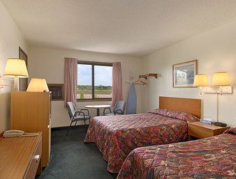 Super 8 By Wyndham Colorado Springs Peterson Space Force Cimarron Hills Værelse billede