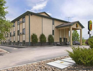 Super 8 By Wyndham Colorado Springs Peterson Space Force Cimarron Hills Eksteriør billede
